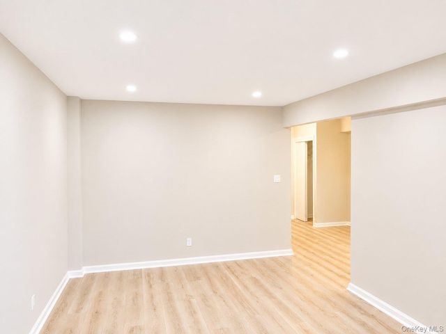 28-02 Parsons Blvd 1E, Flushing, NY 11354