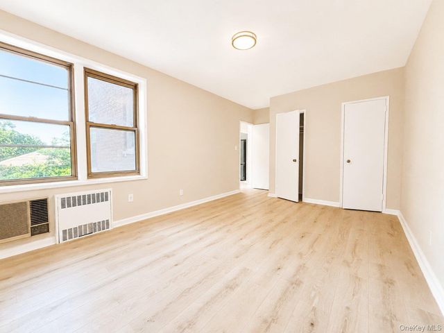 28-02 Parsons Blvd 1E, Flushing, NY 11354