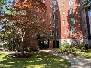 28-02 Parsons Blvd 1E, Flushing, NY 11354