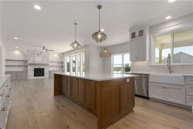 2334 Foxtail Drive, Kearney, MO 64060