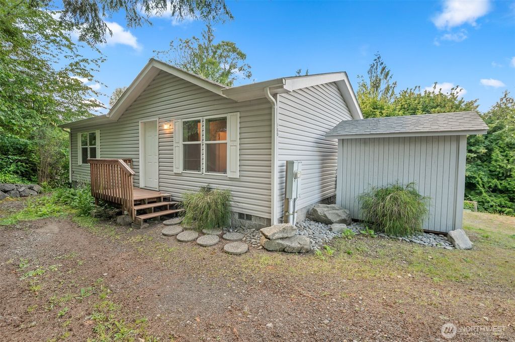 180 E Pine Street, Union, WA 98592