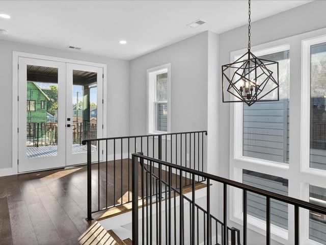 927 11th Ave, N, Nashville, TN 37208