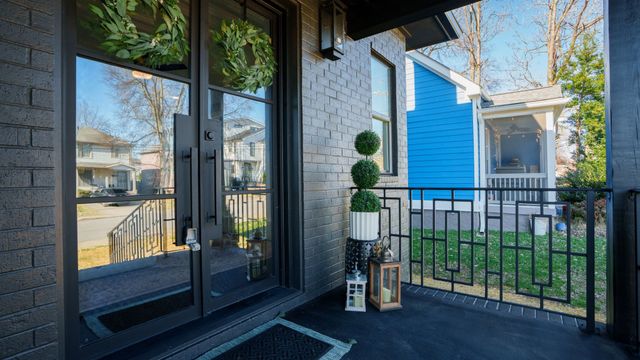 927 11th Ave, N, Nashville, TN 37208