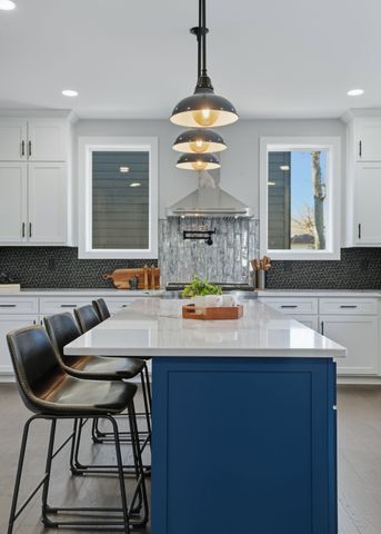 927 11th Ave, N, Nashville, TN 37208