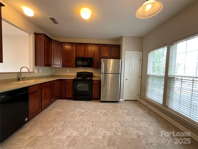15626 King Louis Court, Charlotte, NC 28277