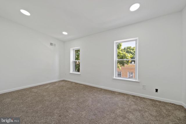 1910 CAMBRIDGE ST, Philadelphia, PA 19130