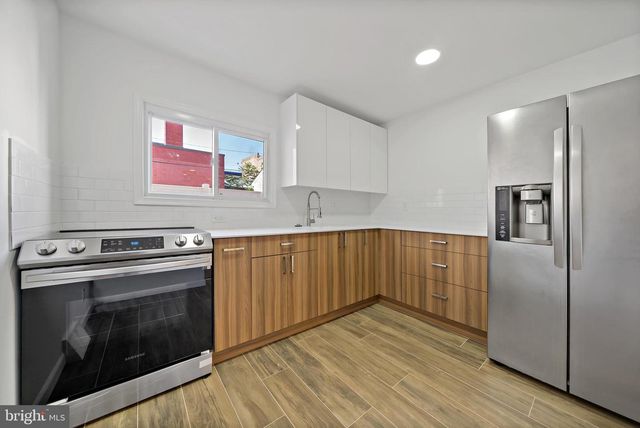1910 CAMBRIDGE ST, Philadelphia, PA 19130