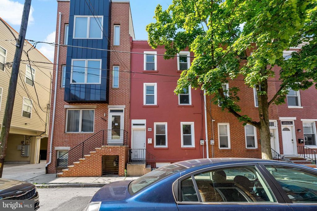 1910 CAMBRIDGE ST, Philadelphia, PA 19130