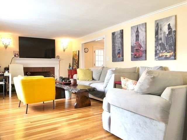 85 Alba Rd, Wellesley, MA 02481