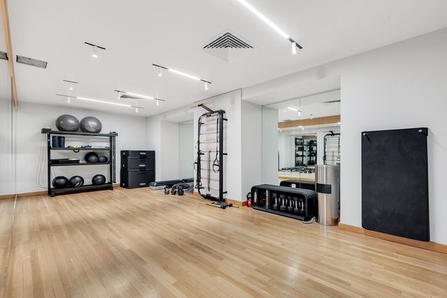301 W 57th St Apt 28C, New York City, NY 10019
