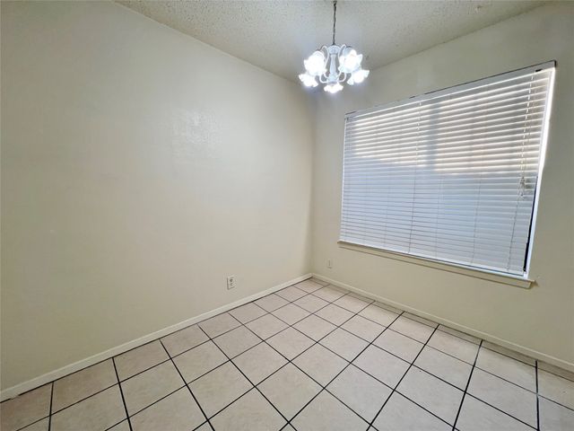 929 W Hickory Street A14, Denton, TX 76201