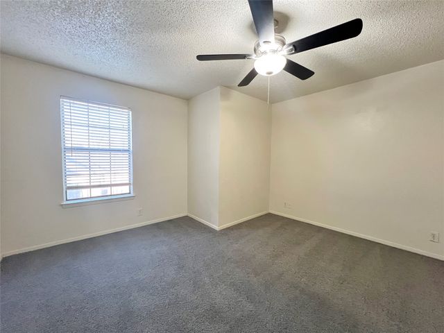 929 W Hickory Street A14, Denton, TX 76201