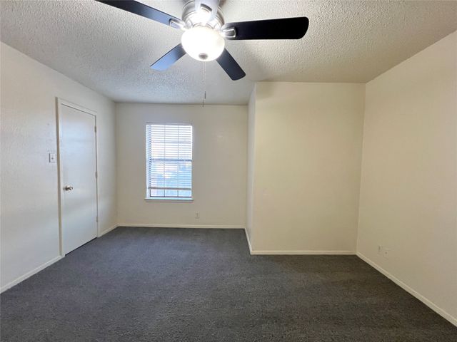 929 W Hickory Street A14, Denton, TX 76201