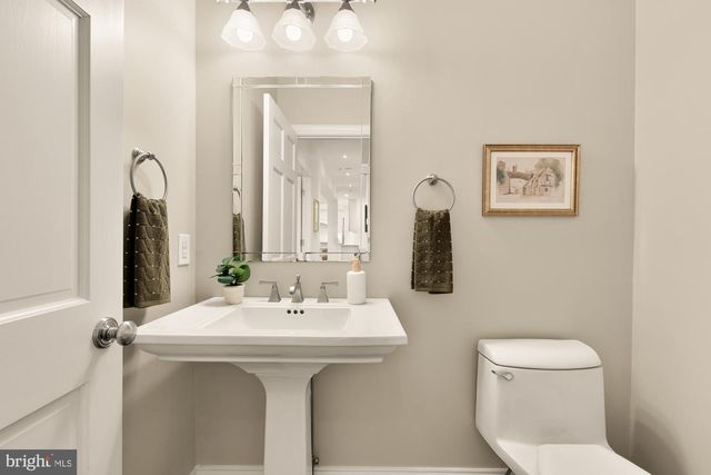 5501 MONTGOMERY ST, Chevy Chase, MD 20815