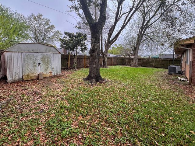 15814 Kenbriar Drive, Houston, TX 77489