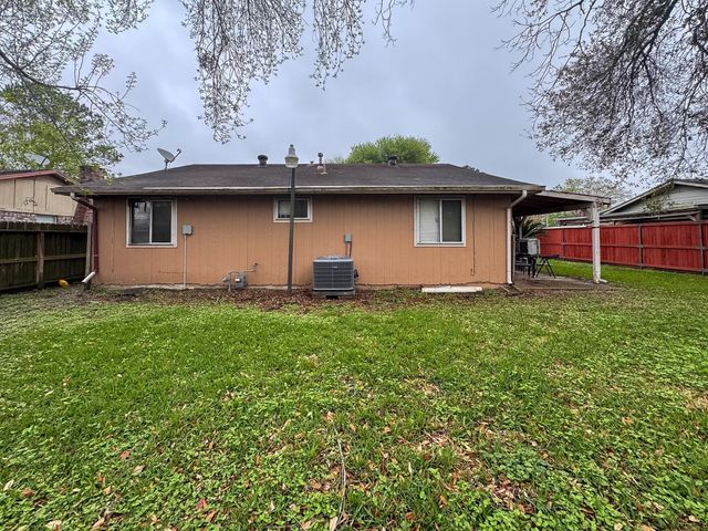 15814 Kenbriar Drive, Houston, TX 77489