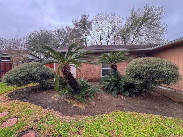 15814 Kenbriar Drive, Houston, TX 77489