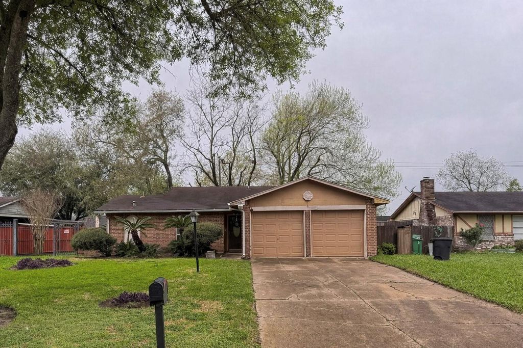 15814 Kenbriar Drive, Houston, TX 77489