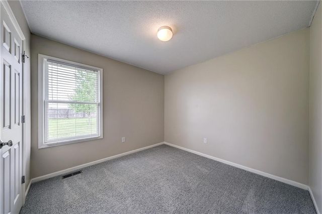 3725 N 152nd Court, Basehor, KS 66007