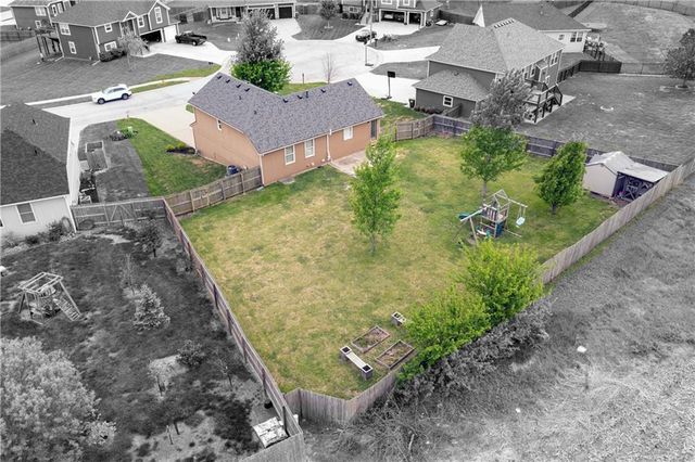 3725 N 152nd Court, Basehor, KS 66007