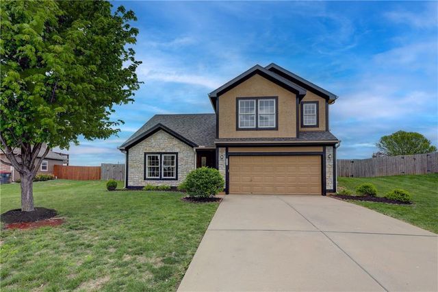 3725 N 152nd Court, Basehor, KS 66007