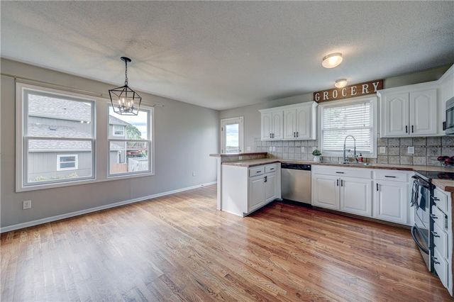 3725 N 152nd Court, Basehor, KS 66007