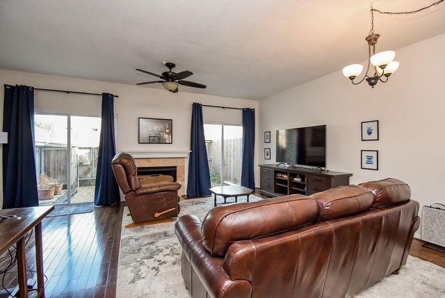 1044 Augusta Drive 1044, Houston, TX 77057