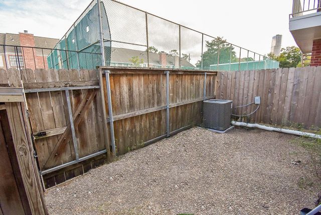 1044 Augusta Drive 1044, Houston, TX 77057