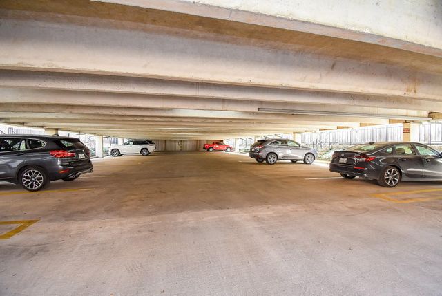 1044 Augusta Drive 1044, Houston, TX 77057
