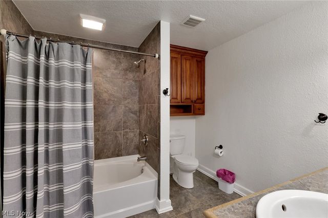 4144 Fairway Drive, Canfield, OH 44406