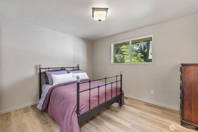 14225 104th Avenue NE, Kirkland, WA 98034