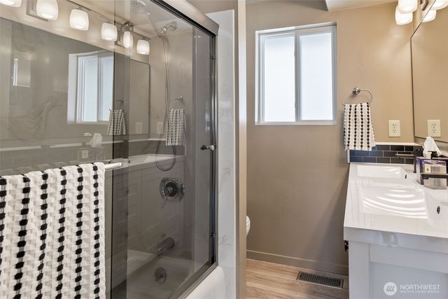 14225 104th Avenue NE, Kirkland, WA 98034