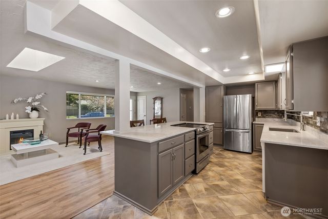 14225 104th Avenue NE, Kirkland, WA 98034