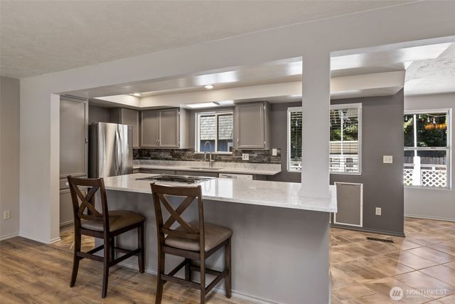 14225 104th Avenue NE, Kirkland, WA 98034