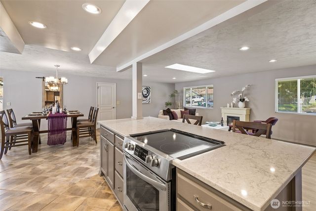 14225 104th Avenue NE, Kirkland, WA 98034