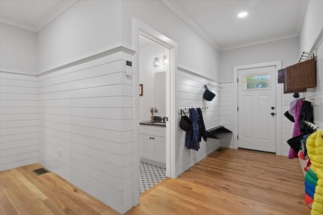 1 Norway Farms Dr, Norfolk, MA 02056