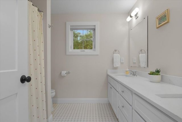 1 Norway Farms Dr, Norfolk, MA 02056