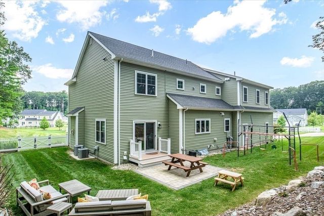 1 Norway Farms Dr, Norfolk, MA 02056