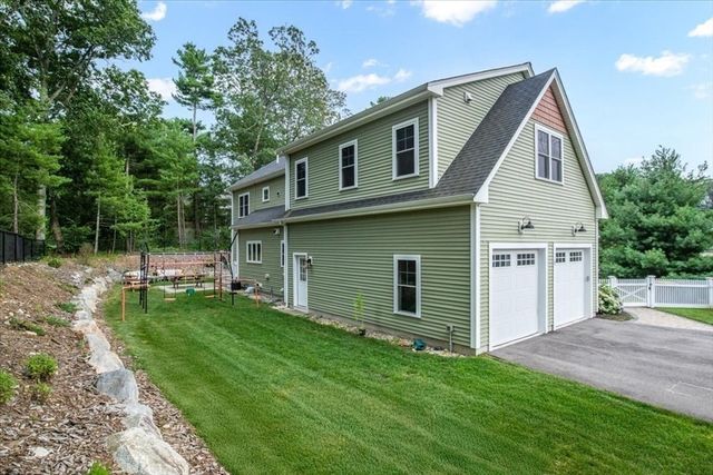 1 Norway Farms Dr, Norfolk, MA 02056