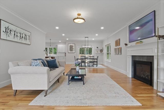 1 Norway Farms Dr, Norfolk, MA 02056