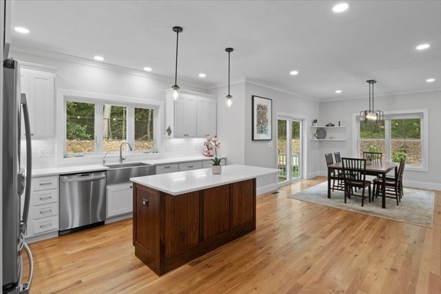 1 Norway Farms Dr, Norfolk, MA 02056