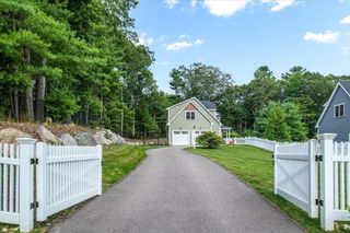 1 Norway Farms Dr, Norfolk, MA 02056