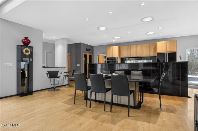 7 Legends Way, Clifton Park, NY 12019