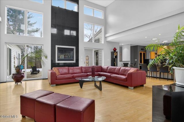 7 Legends Way, Clifton Park, NY 12019