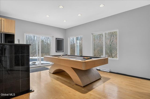 7 Legends Way, Clifton Park, NY 12019