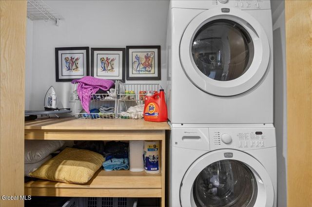 7 Legends Way, Clifton Park, NY 12019