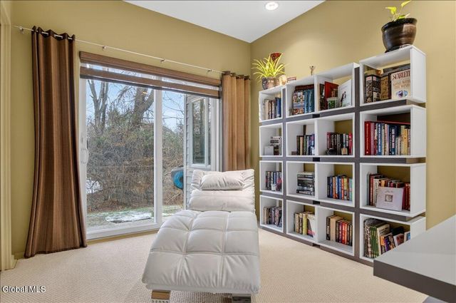 7 Legends Way, Clifton Park, NY 12019