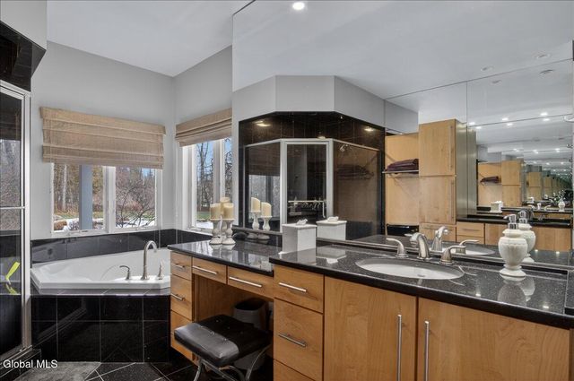 7 Legends Way, Clifton Park, NY 12019