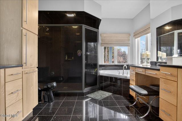 7 Legends Way, Clifton Park, NY 12019