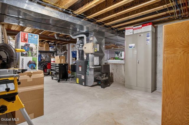 7 Legends Way, Clifton Park, NY 12019